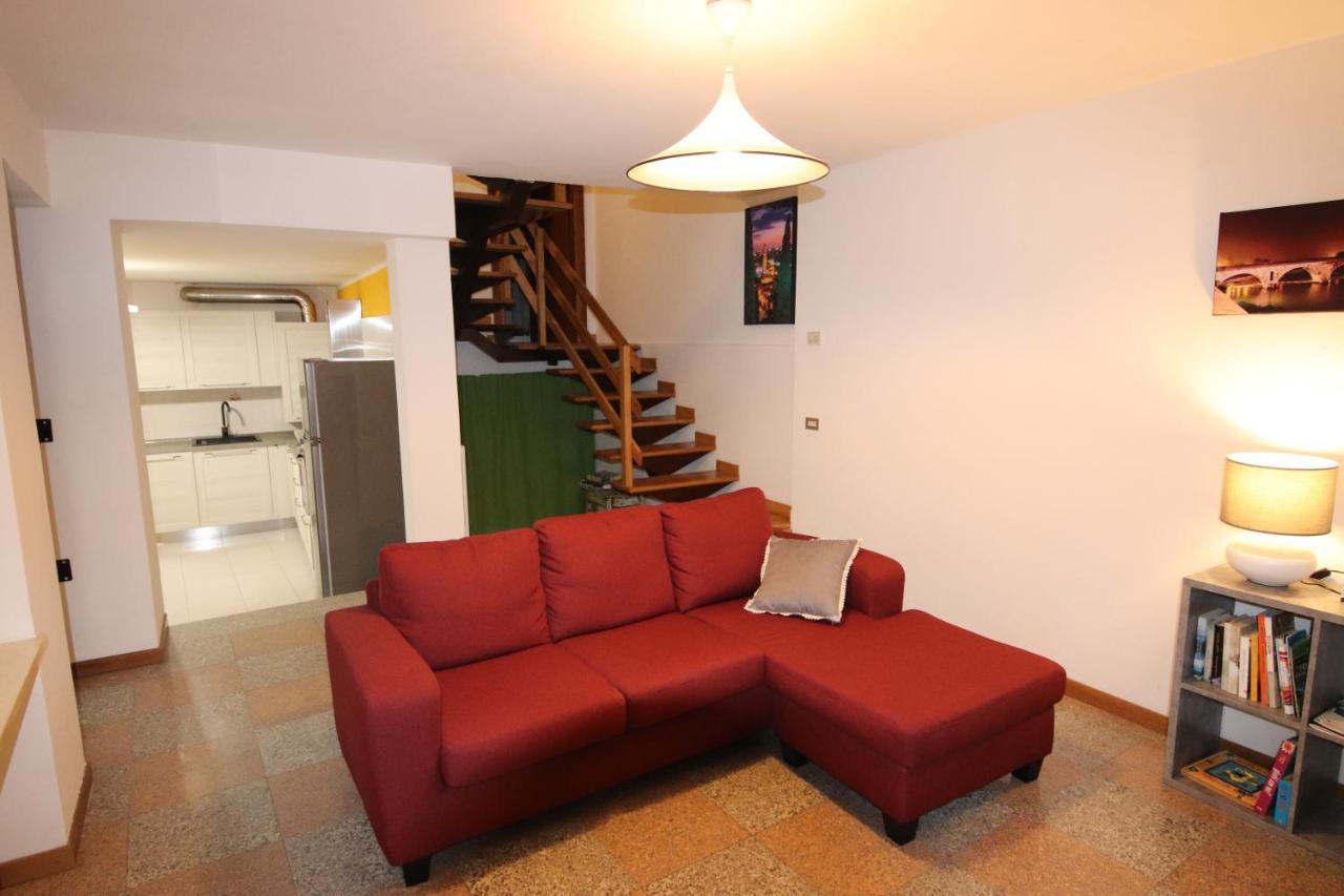 קאפרינו ורונזה Casa Vacanze Al Borgo מראה חיצוני תמונה